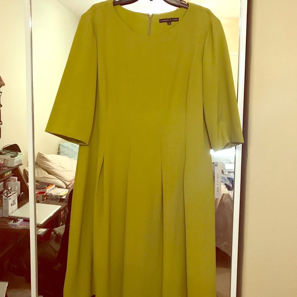 Pretty lime green dress- new with tags!